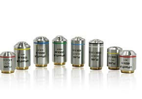 Microscópio Biológico Vertical de Foco Coaxial Grosso / Micro B70F